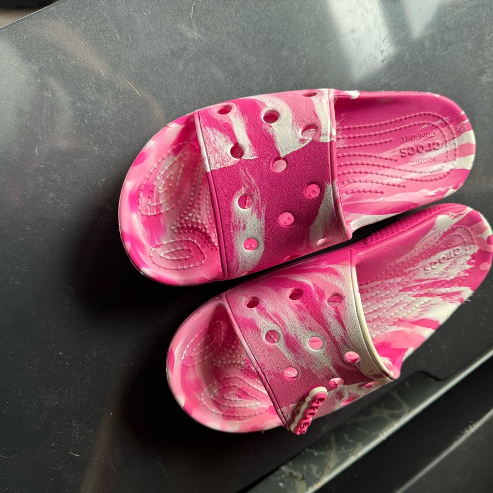 Croc slides